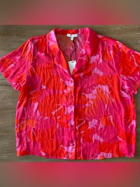 Maison d’Amelie Short Sleeve Satin Blouse
